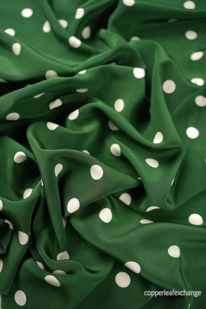 Made by Gårda Textil – Silk – Crêpe de Chine – Dotted Racing Green Made by Gårda Textil – Silk – Crêpe de Chine – Dotted Racing Green
