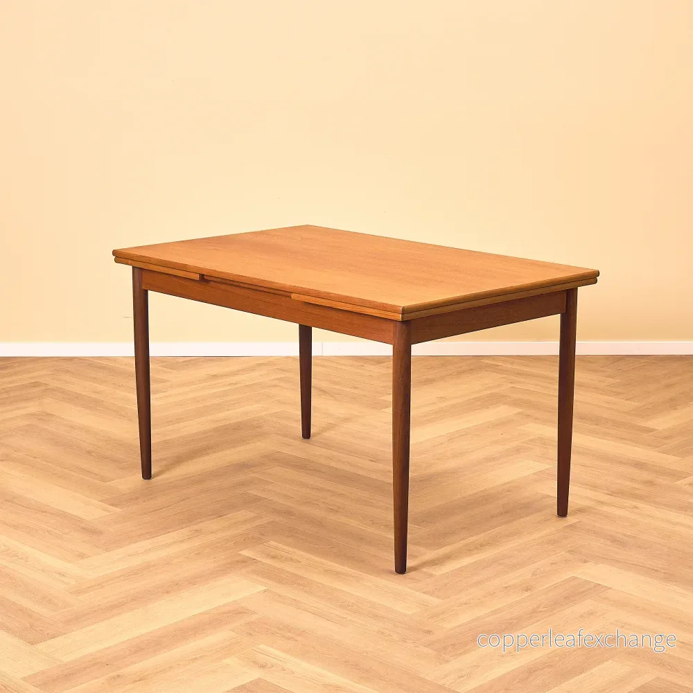 Danskt matbord i teak