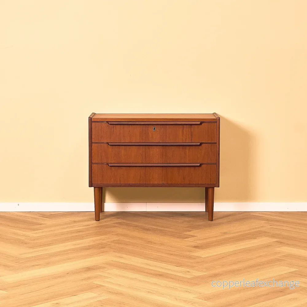 Danish chest of drawers in teak