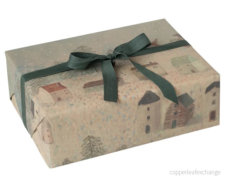 Maileg – Presentpapper till jul med motiv "Santa is coming" till presenter, 10 meter - Bild 2