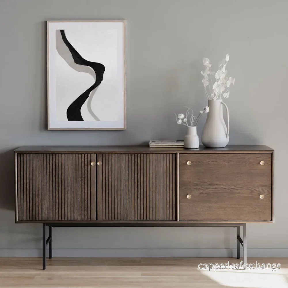 Sideboard Clearbrook, Lackad brunbetsad ek Sideboard Clearbrook, Lackad brunbetsad ek