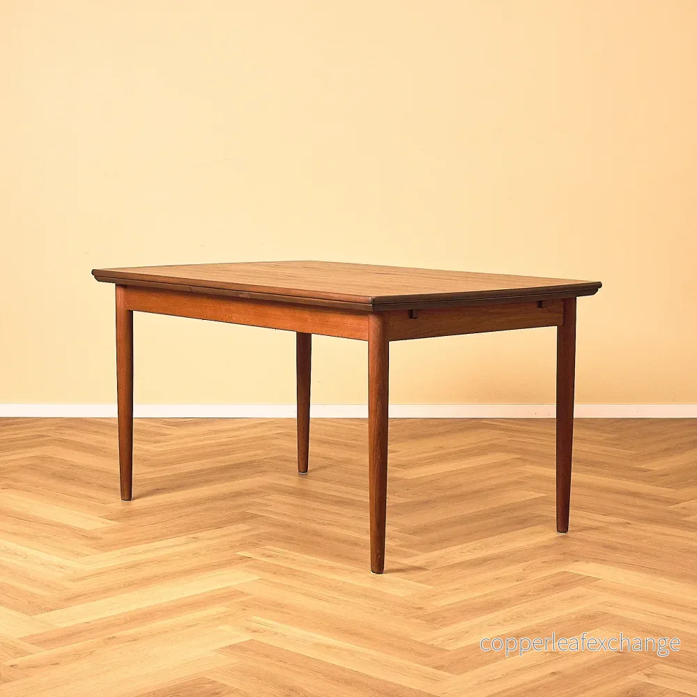 Danskt matbord i teak