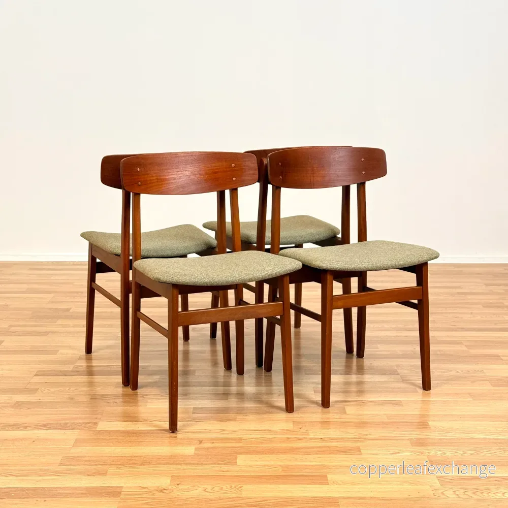 Set om 4 matstolar i teak och bok av SAX, 1950-60-tal, Danmark Set om 4 matstolar i teak och bok av SAX, 1950-60-tal, Danmark