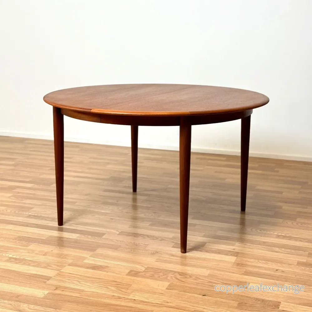 Rund matbord i teak av Skovmand & Andersen, 1950-60-tal, Danmark