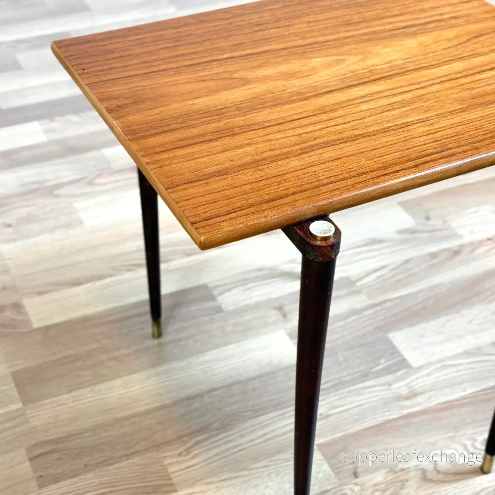 Svenskt litet sidobord i teak av AB.S Ljungqvist - Bild 3