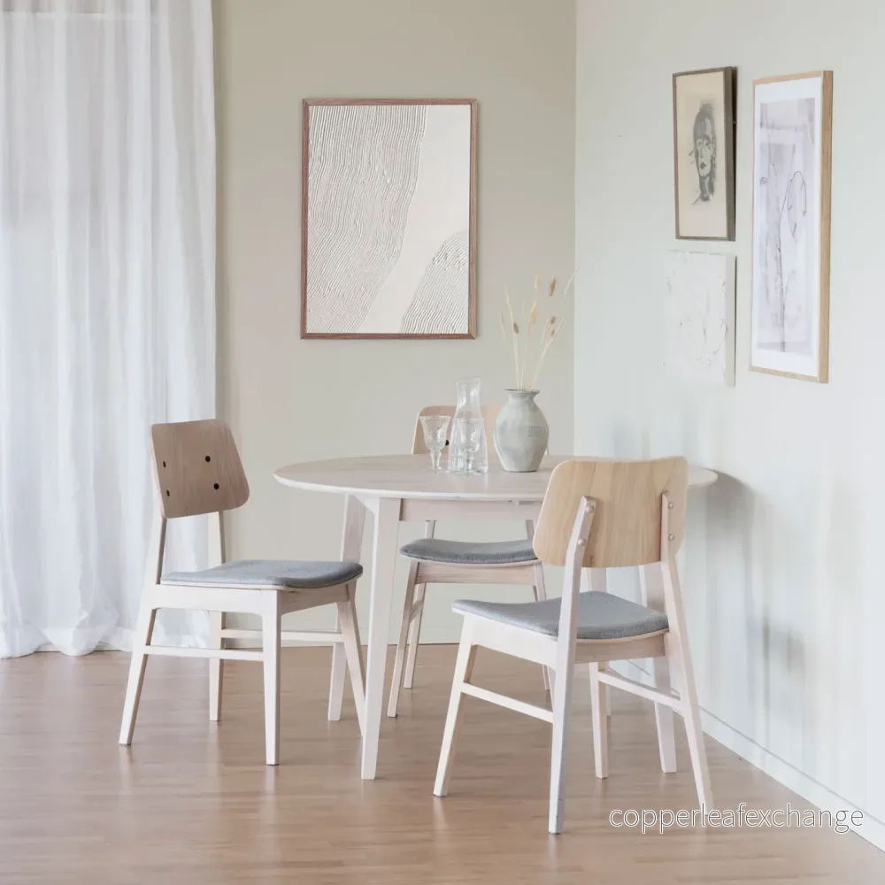 Matbord Filippa runt, vitpigmenterad ek