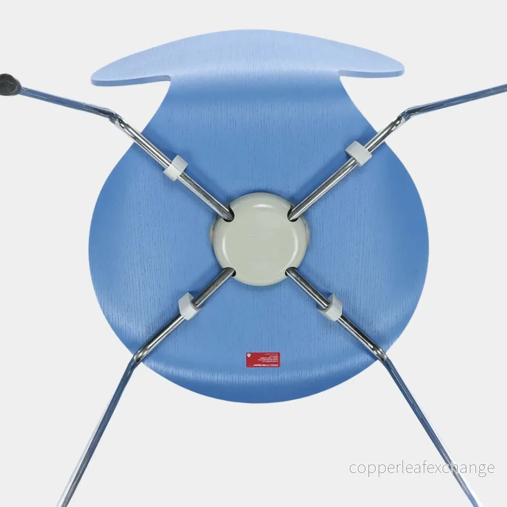 Arne Jacobsen 'Syver' stole, model 3107, i laseret lyseblå - Bild 2