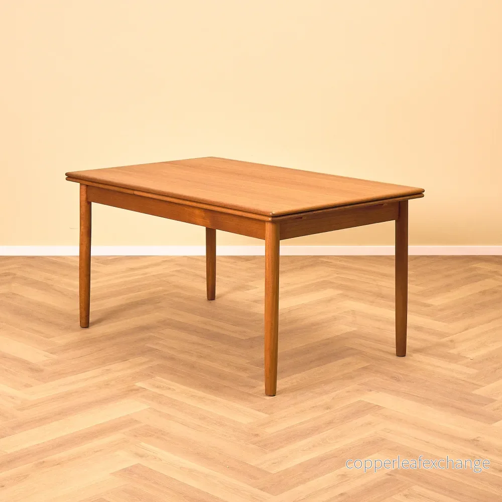 Danskt matbord i teak