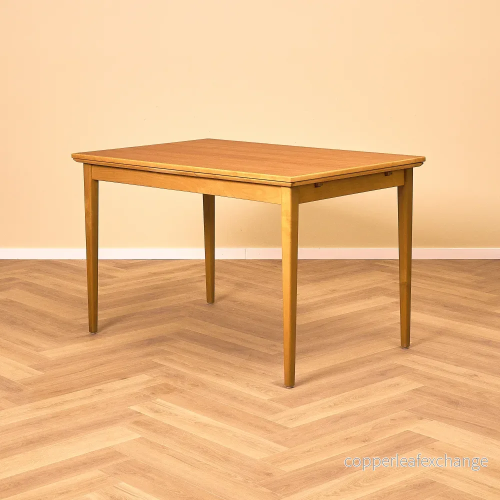Svenskt rektangulärt matbord i teak och bok
