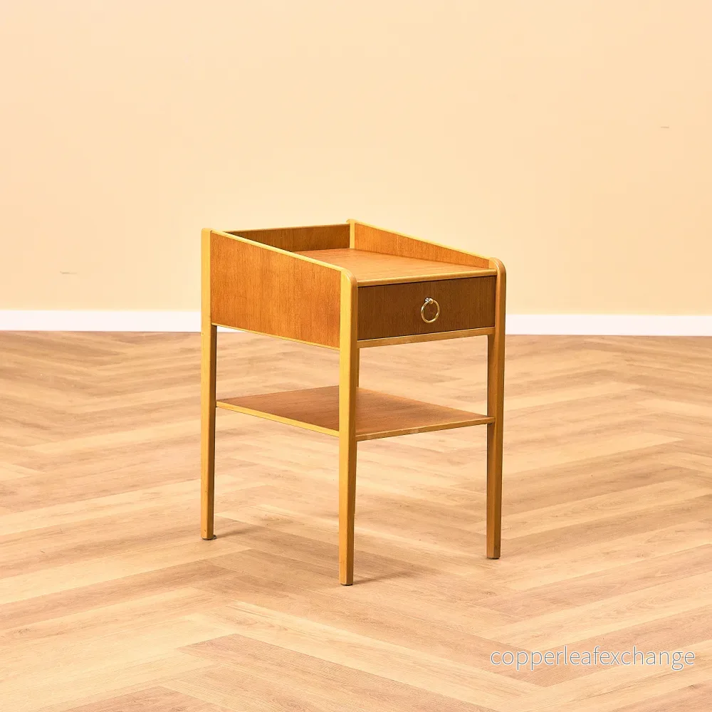 Svenskt sängbord i teak