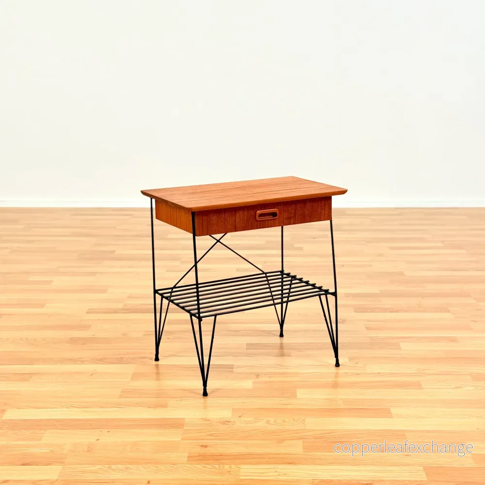Svensk sängbord i teak Svensk sängbord i teak