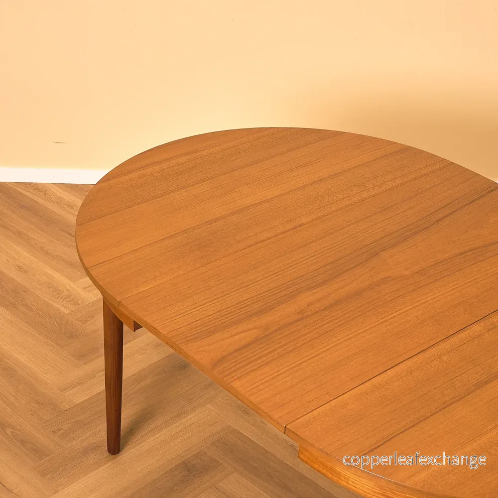 Danskt runt matbord i teak och valnöt av Hans Olsen för Frem Røjle - Bild 3