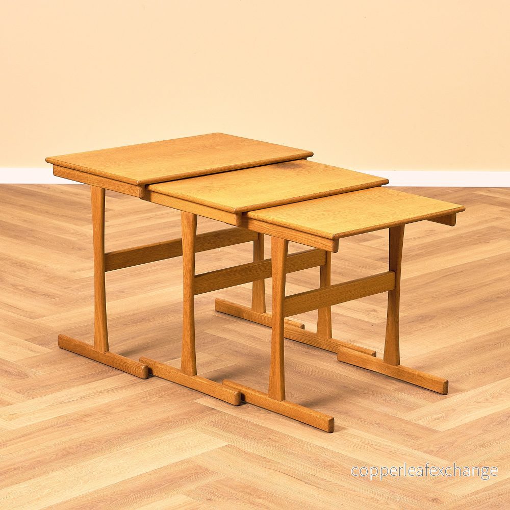 Danskt set med sidosbord i ek från Vildbjerg Möbelfabrik - Bild 2