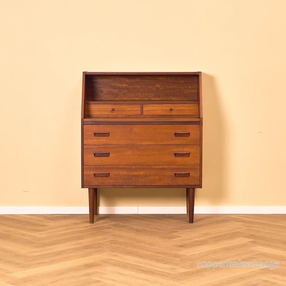 Dansk sekretär i teak