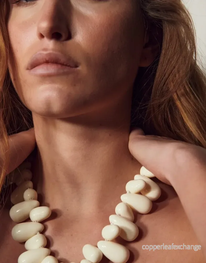 Zina Big Necklace Creme