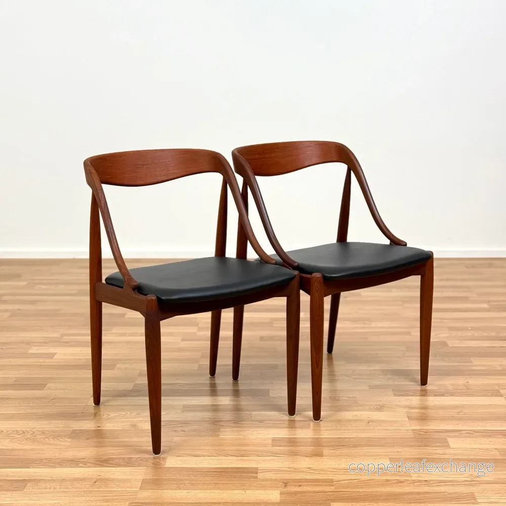 Set om 2 matstolar i teak av Johannes Andersen för Uldum, 1950-60-tal, Danmark - Bild 2