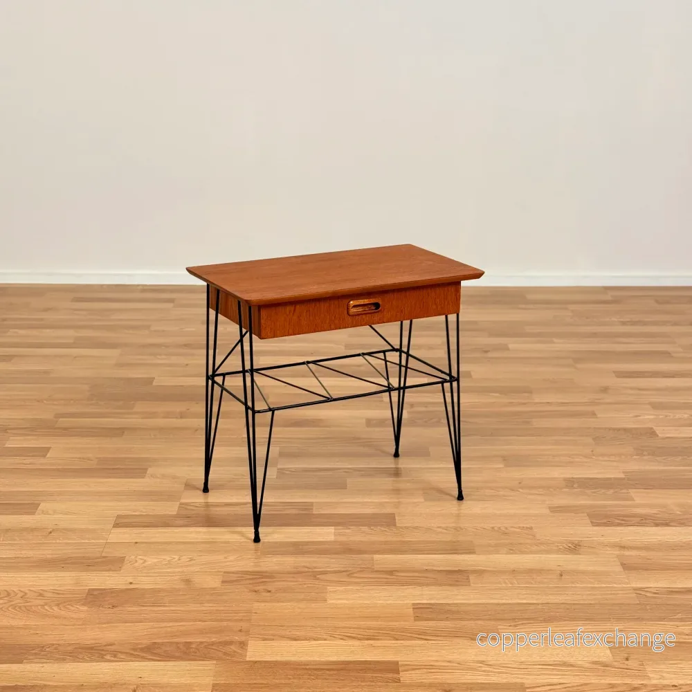 Sidobord i teak, 1950-60-tal, Sverige