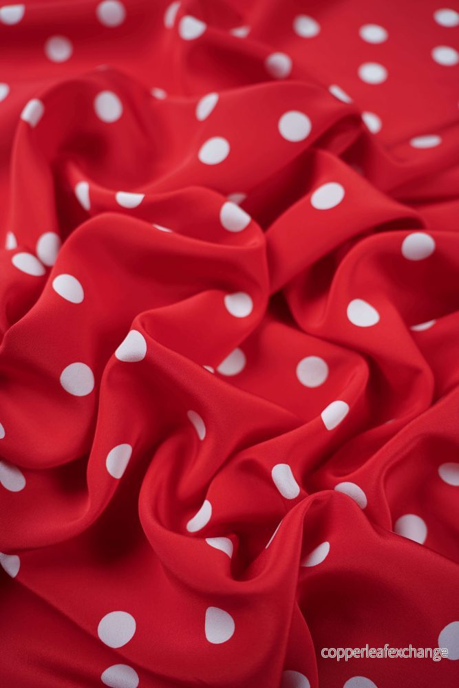 Made by Gårda Textil – Silk – Crêpe de Chine – Dotted Really Red Made by Gårda Textil – Silk – Crêpe de Chine – Dotted Really Red