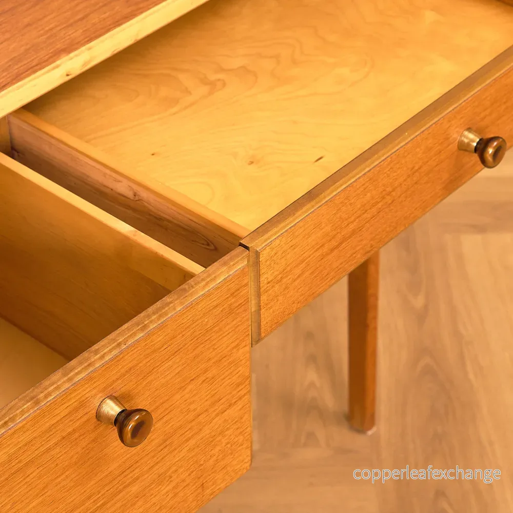 Svensk sminkbord / skrivbord i teak från AB Nybrofabriken, Fröseke - Bild 3