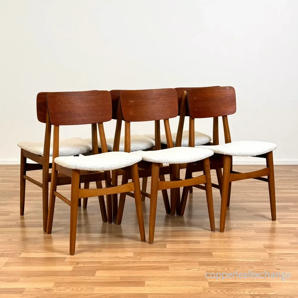 Set om 6 matstolar av teak och bok, 1950-60-tal, Danmark Set om 6 matstolar av teak och bok, 1950-60-tal, Danmark