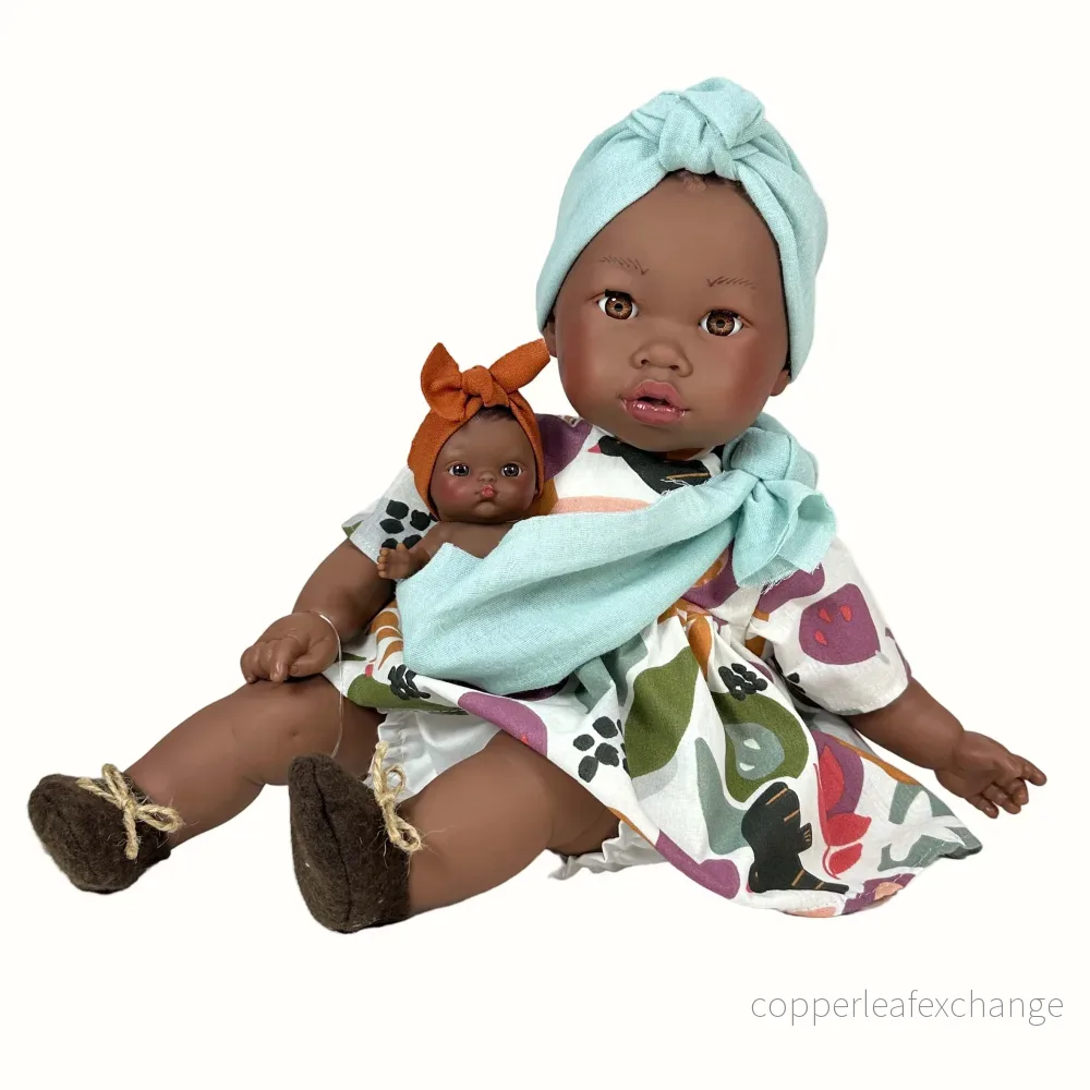 Docka Alika med baby – 40 cm