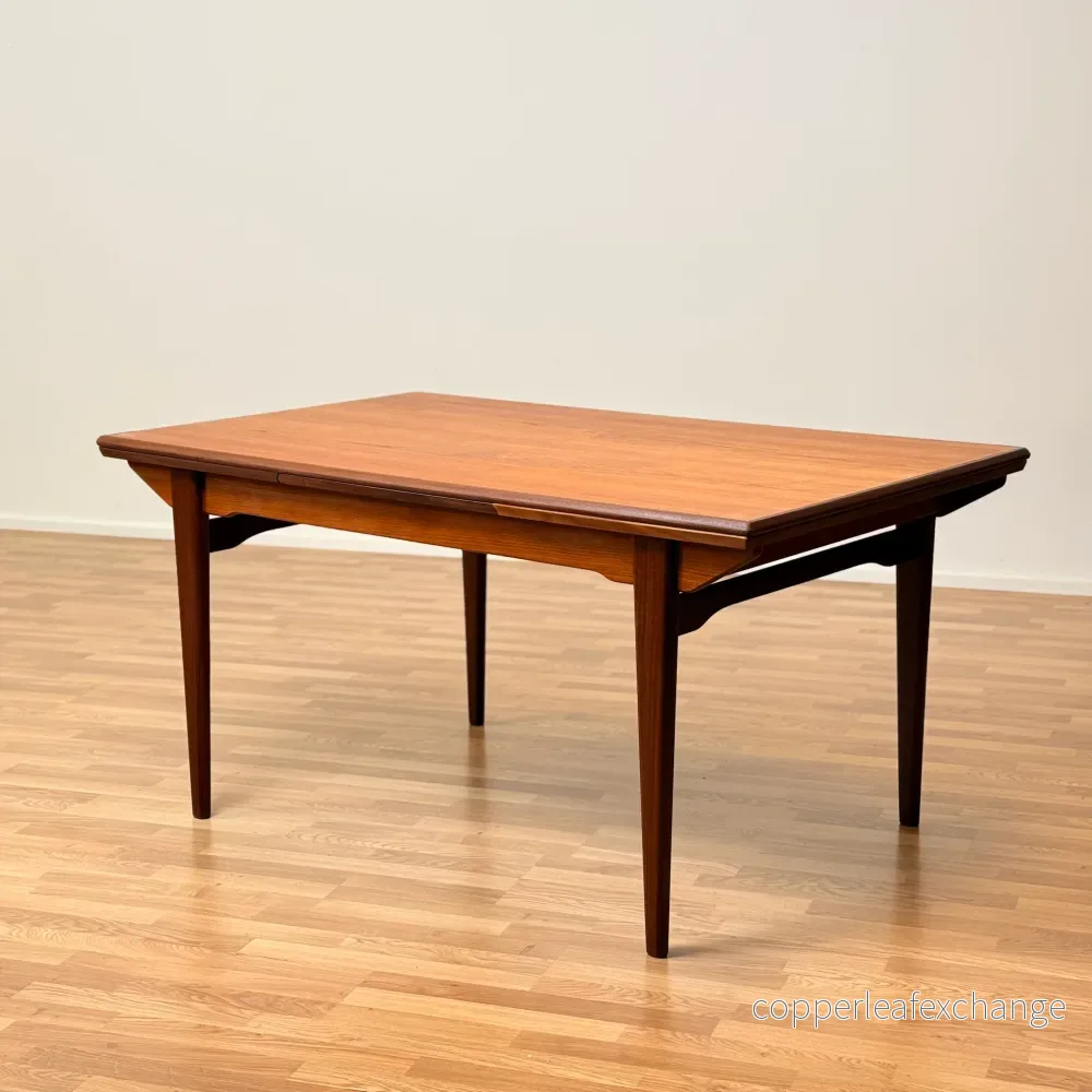 Matbord i teak, 1950-60-tal, Danmark Matbord i teak, 1950-60-tal, Danmark