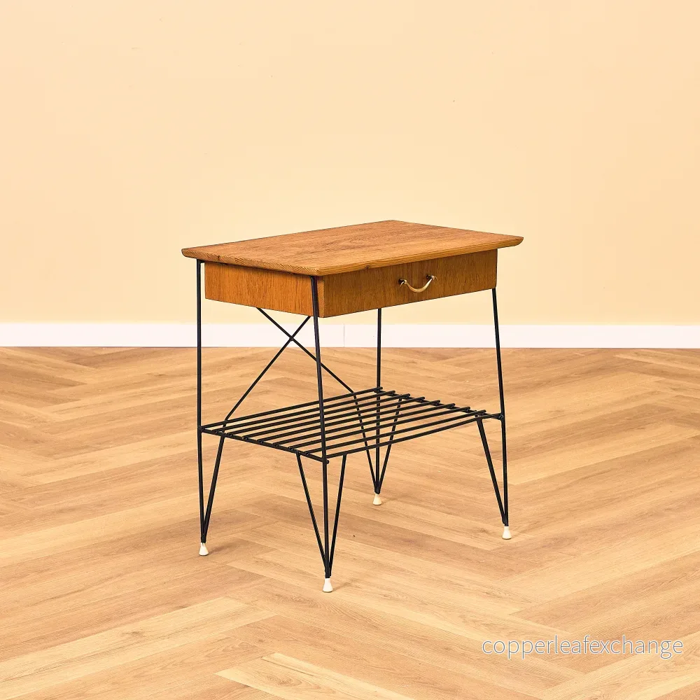 Svensk sängbord i teak
