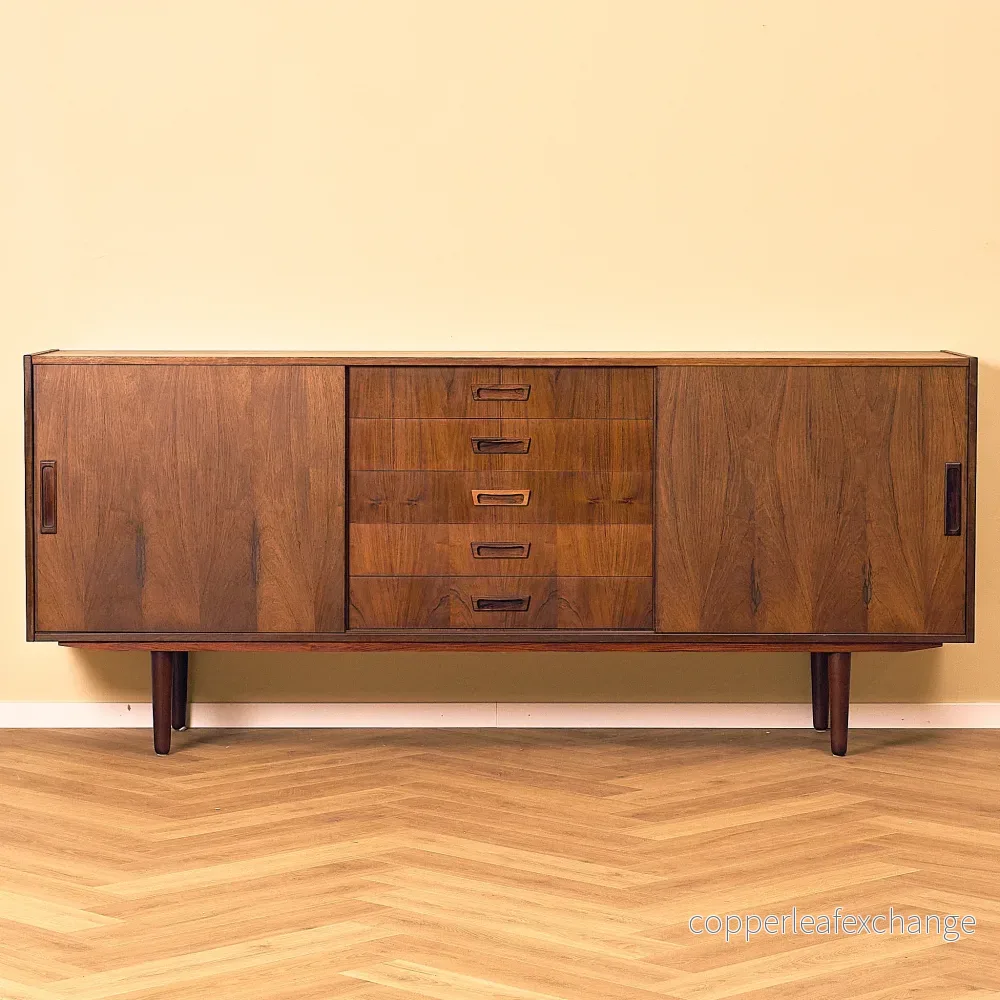 Danish sideboard in Santos rosewood Danish sideboard in Santos rosewood
