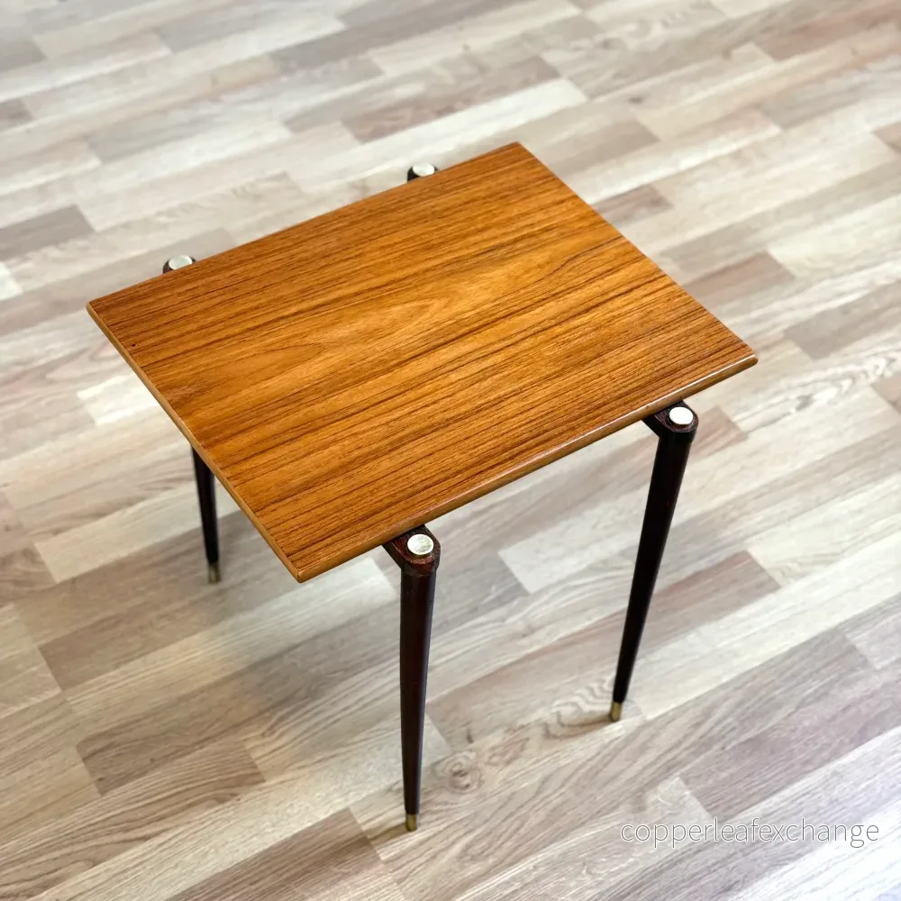 Svenskt litet sidobord i teak av AB.S Ljungqvist - Bild 2