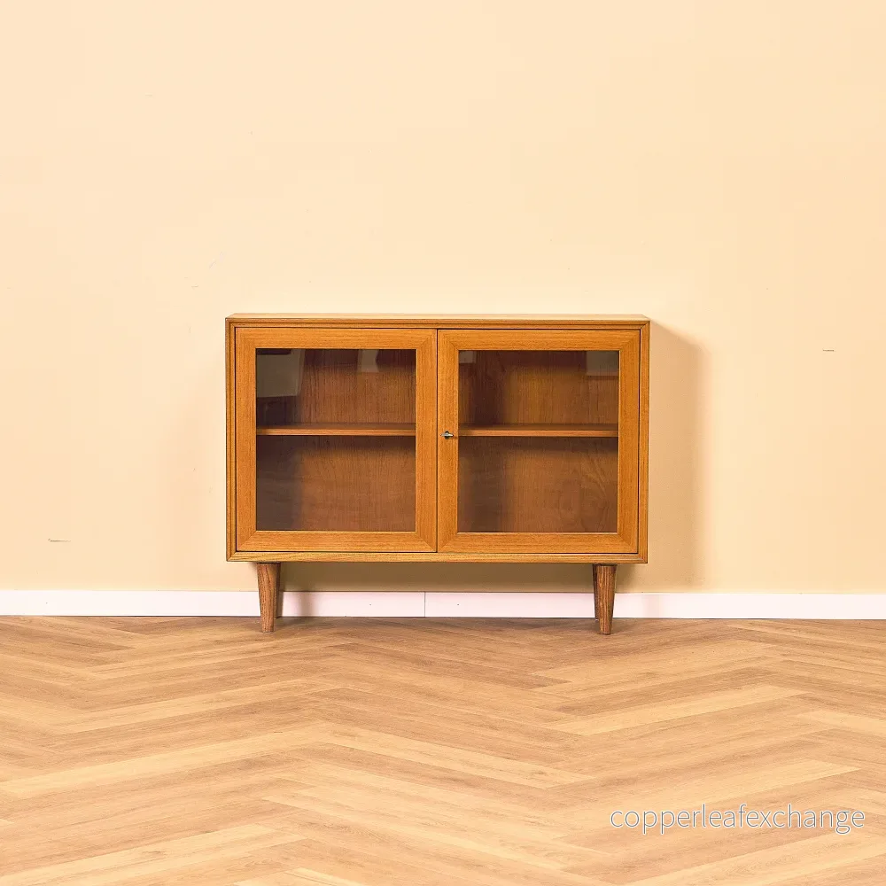 Svensk sideboard/skåp i teak