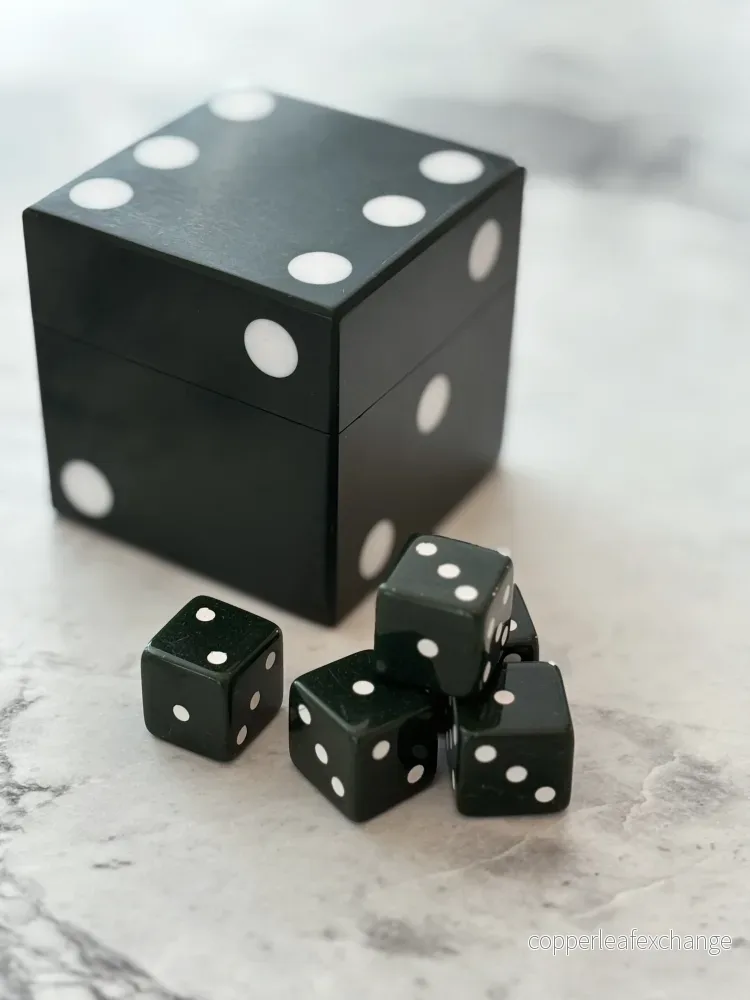 Dice box Green
