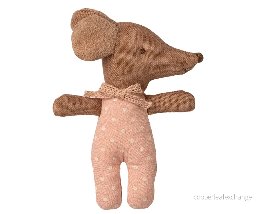 Maileg – Baby mus rosa, med prickiga kläder sovande/vaken bebis möss i tändsticksask - Bild 2