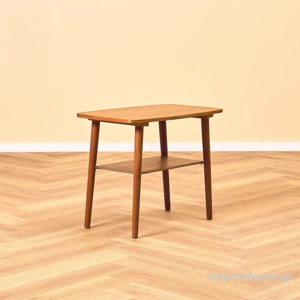 Danskt sidobord i teak