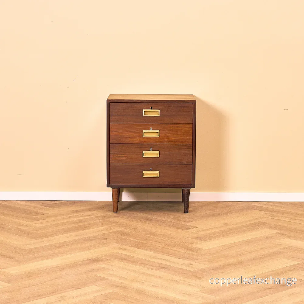 Svensk byrå i teak Svensk byrå i teak