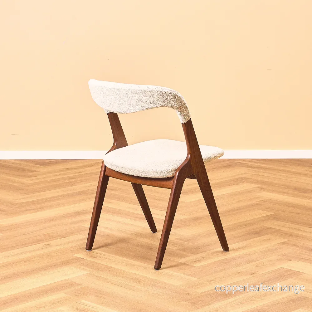Danska matstolar i valnöt 'Sonja Chair' av Johannes Andersen för Vamo - Bild 3