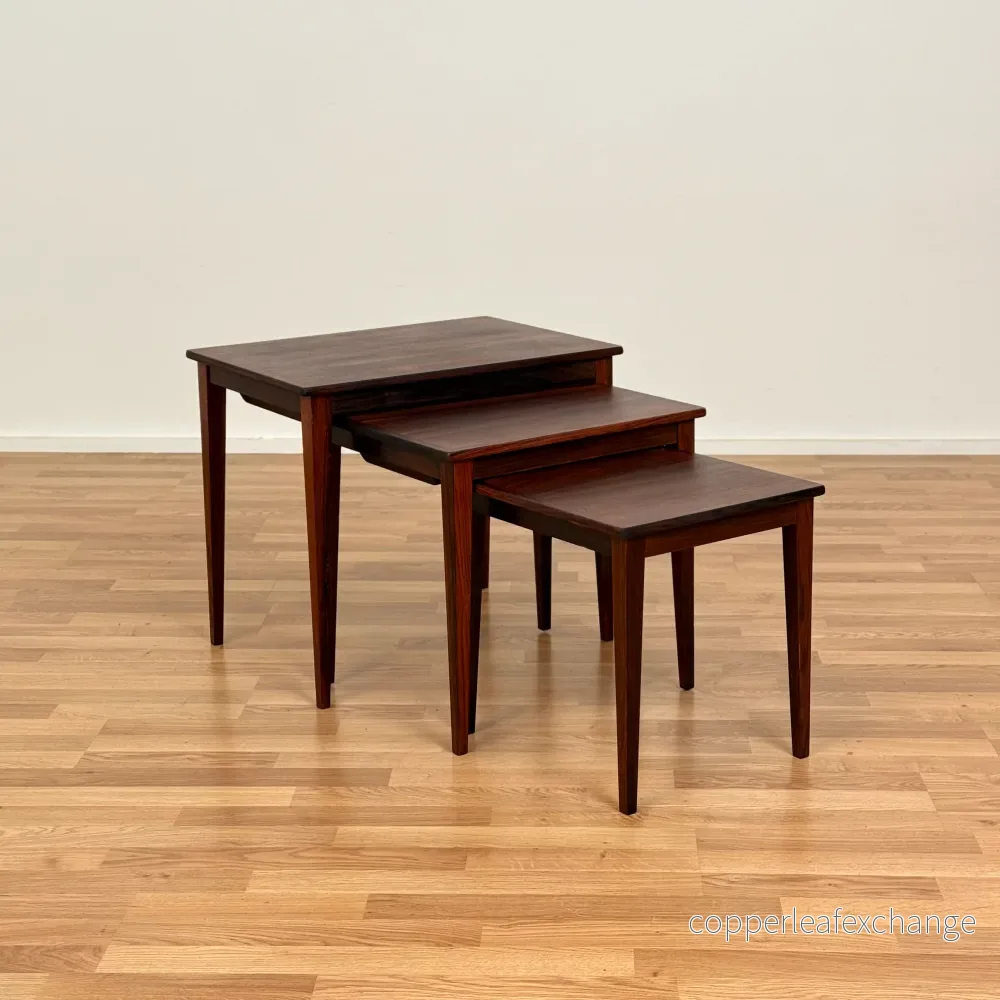 Set om 3 nästlade bord i Santos rosenträ, 1950-60-talets Danmark
