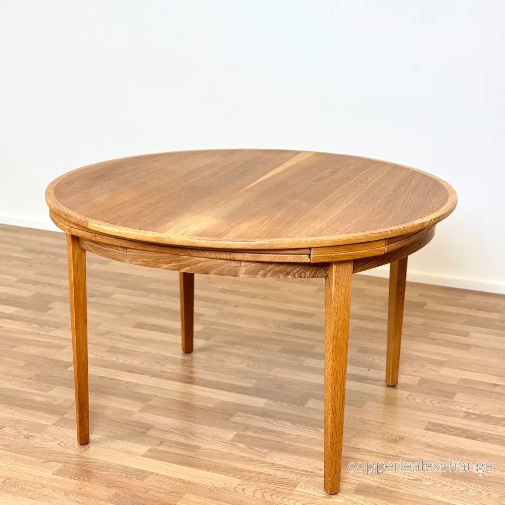 Flip-flap runt matbord i ek av Dyrlund, 1970-tal, Danmark