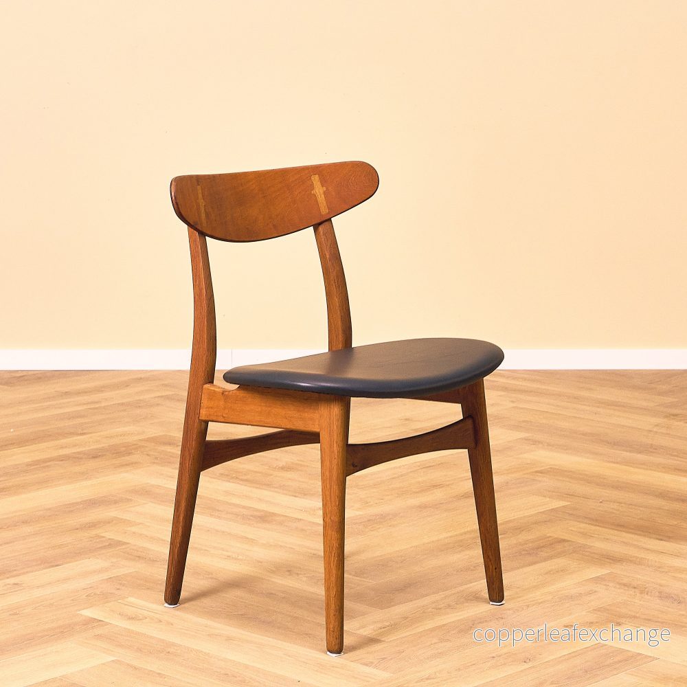 Danskt set med 4 matstolar modell CH30 av Hans J. Wegner för Carl Hansen & Son - Bild 2