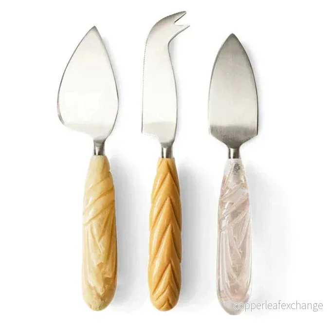 Cheese knives, cream
