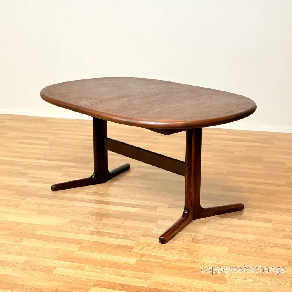Dansk oval matbord i mahogny Dansk oval matbord i mahogny