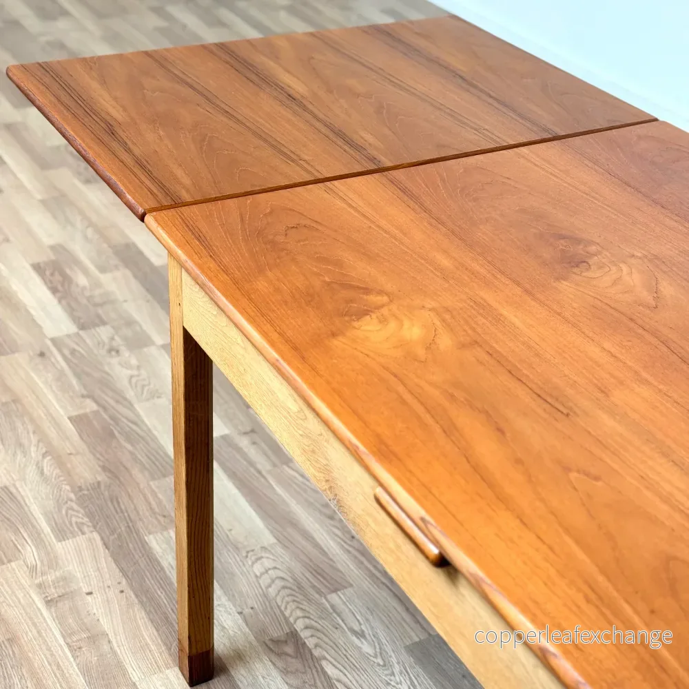 Danskt matbord i teak och ek från EJ Møbler - Bild 3