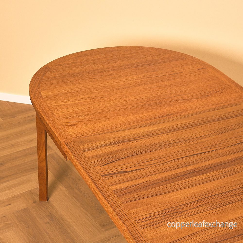 Swedish oval dining table in teak by Nils Jonsson for Troeds - Bild 3