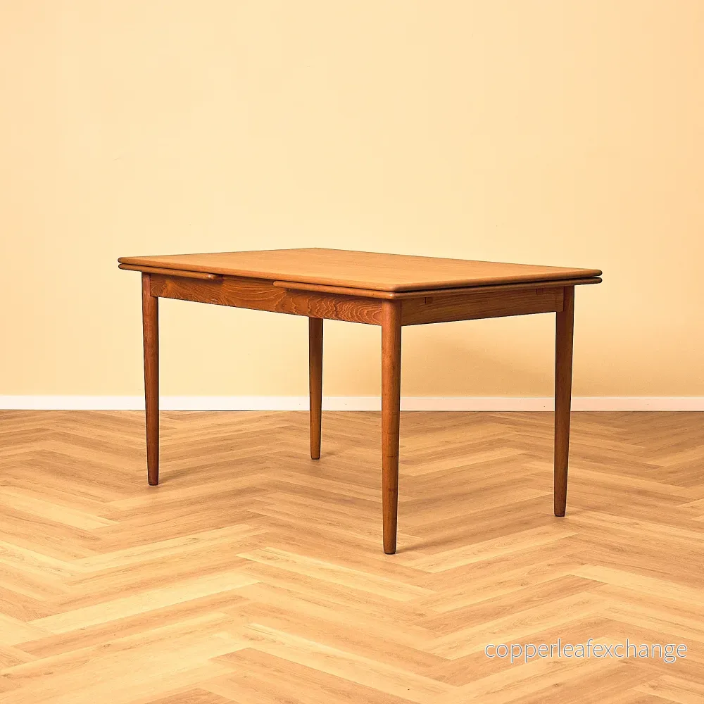 Danish dining table in teak Danish dining table in teak
