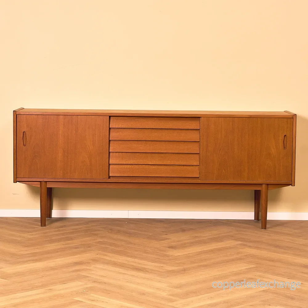 Svensk sideboard, modell ’Trio’ av Nils Jonsson för Troeds