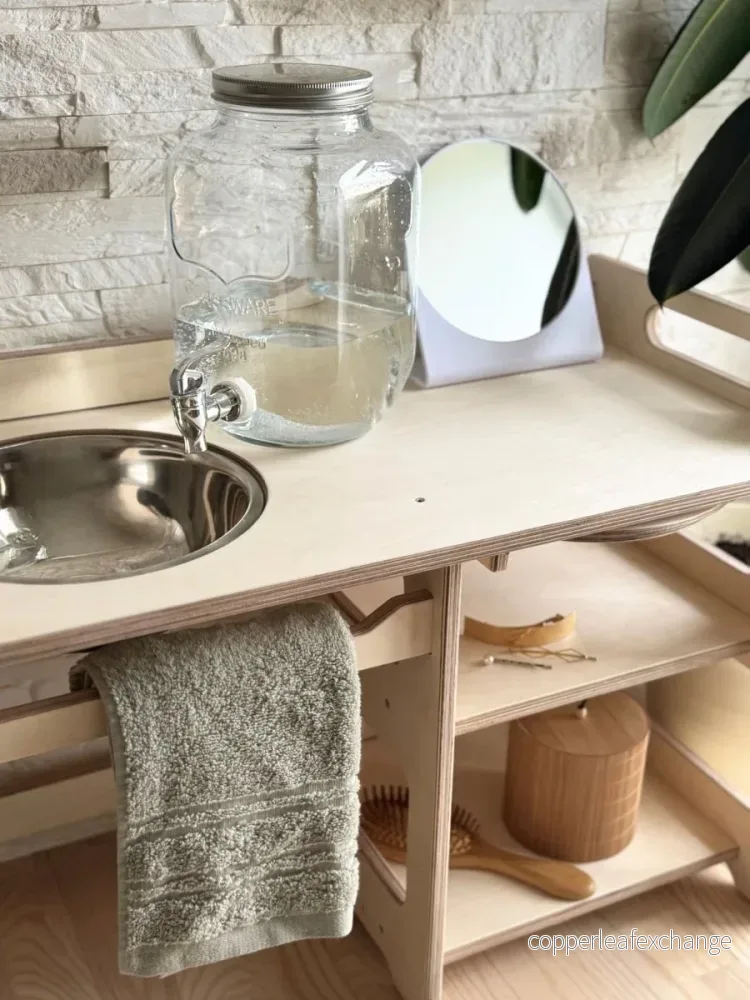 Montessori tvättställ i trä med förvaring för barn – Stor modell - Bild 3