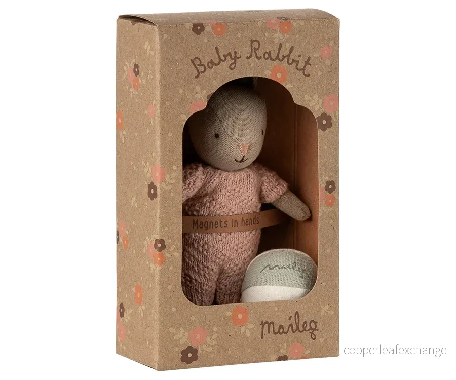 Maileg – Kanin rosa, storlek micro med boll, rabbit flicka sand rose / rosa med magneter i händerna - Bild 2