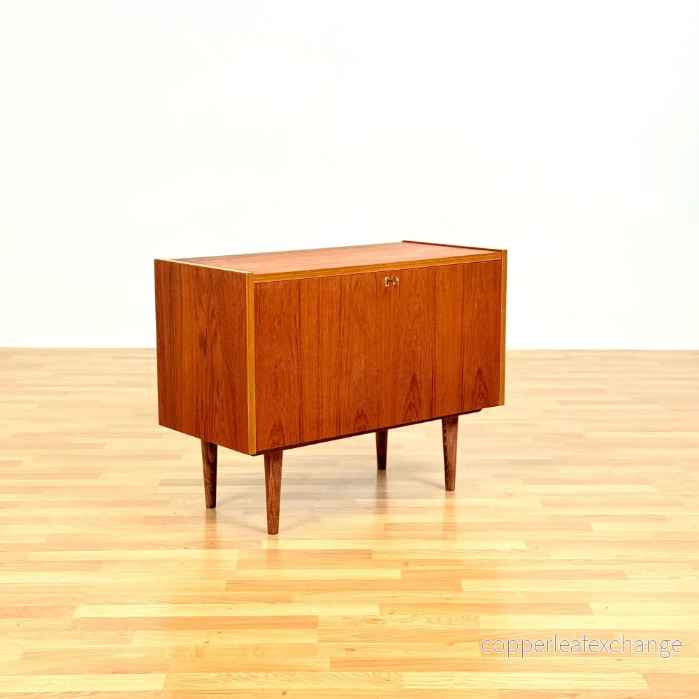 Svensk skänk i teak Svensk skänk i teak