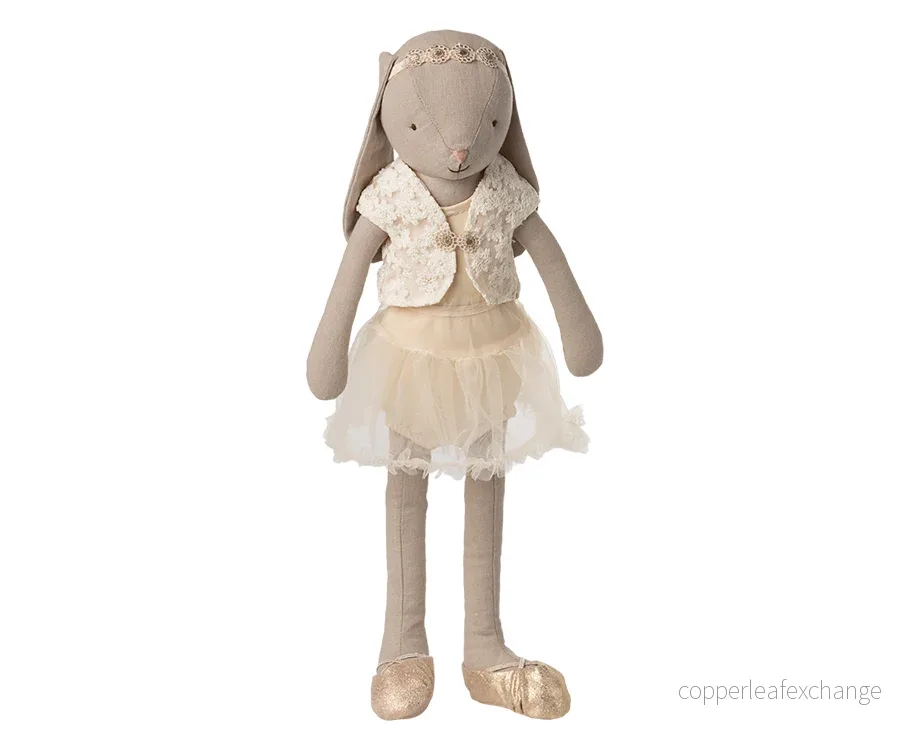 Maileg – Ballerina kläder cream och ballerinaskor, storlek 3 till kanin, ballerinaklänning med tyll och väst, diadem, guld skor och klänning - Bild 2