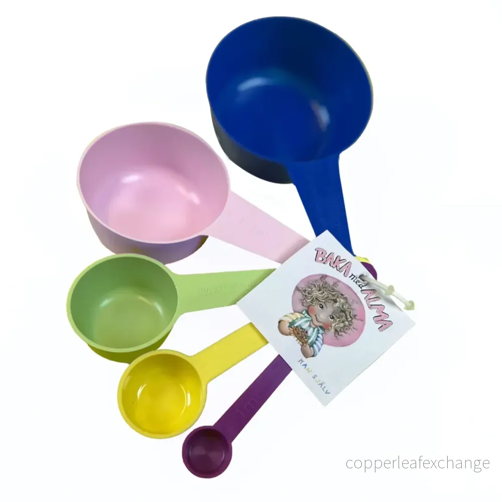 Baka med Alma – Lilla paketet, bakbok och måttsats - Bild 2