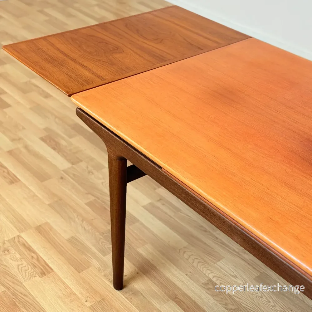 Dansk rektangulärt matbord i teak av Johannes Andersen för Uldum möbelfabrik - Bild 3